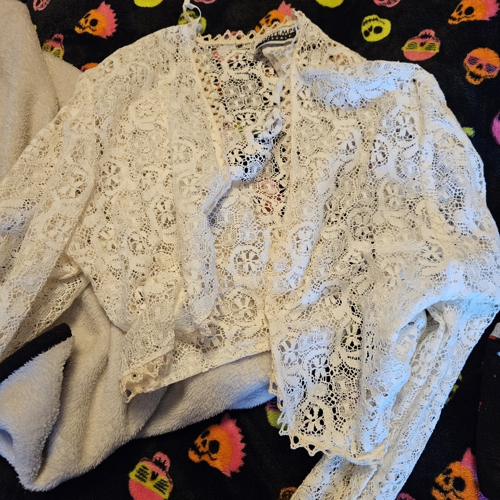 Ivory shrug